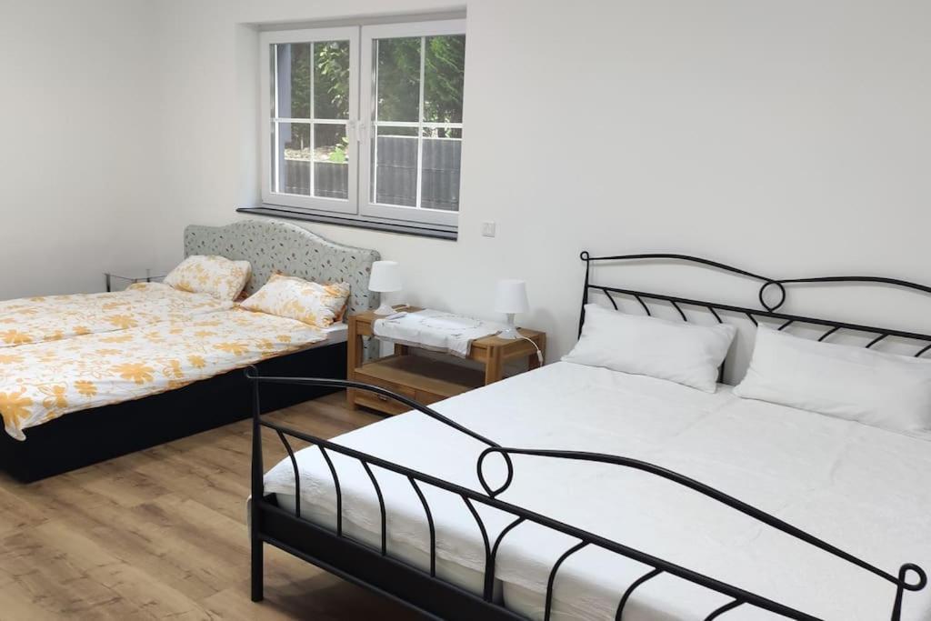 Apartment Neue 90 Qm 2-zimmerwohnung Naehe Koeln *
