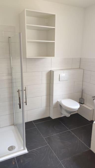 Neue 90 Qm 2-zimmerwohnung Naehe Koeln *