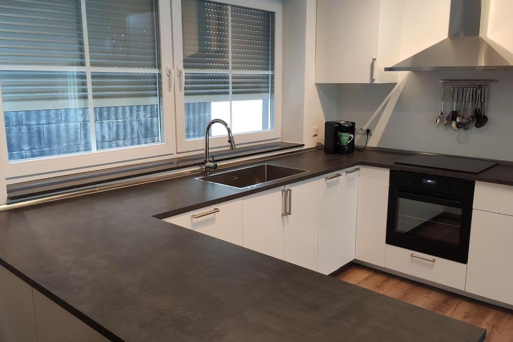 Apartment Neue 90 Qm 2-zimmerwohnung Naehe Koeln